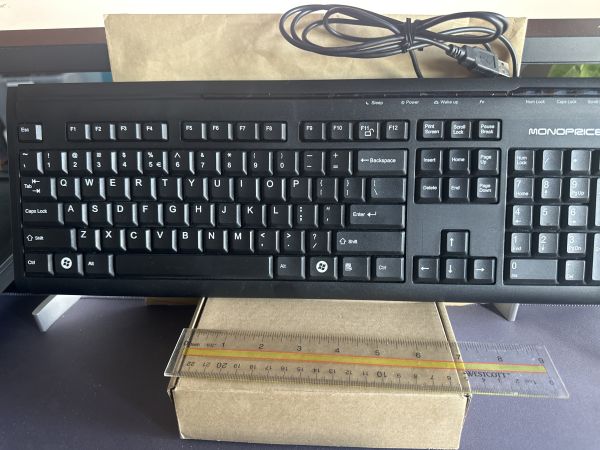 Monoprice Wired USB Keyboard with Numeric Keypad