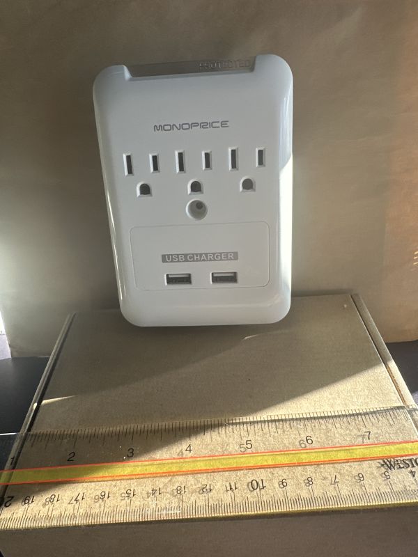 Monoprice 3- Receptacle Outlet with Dual USB Charging Ports