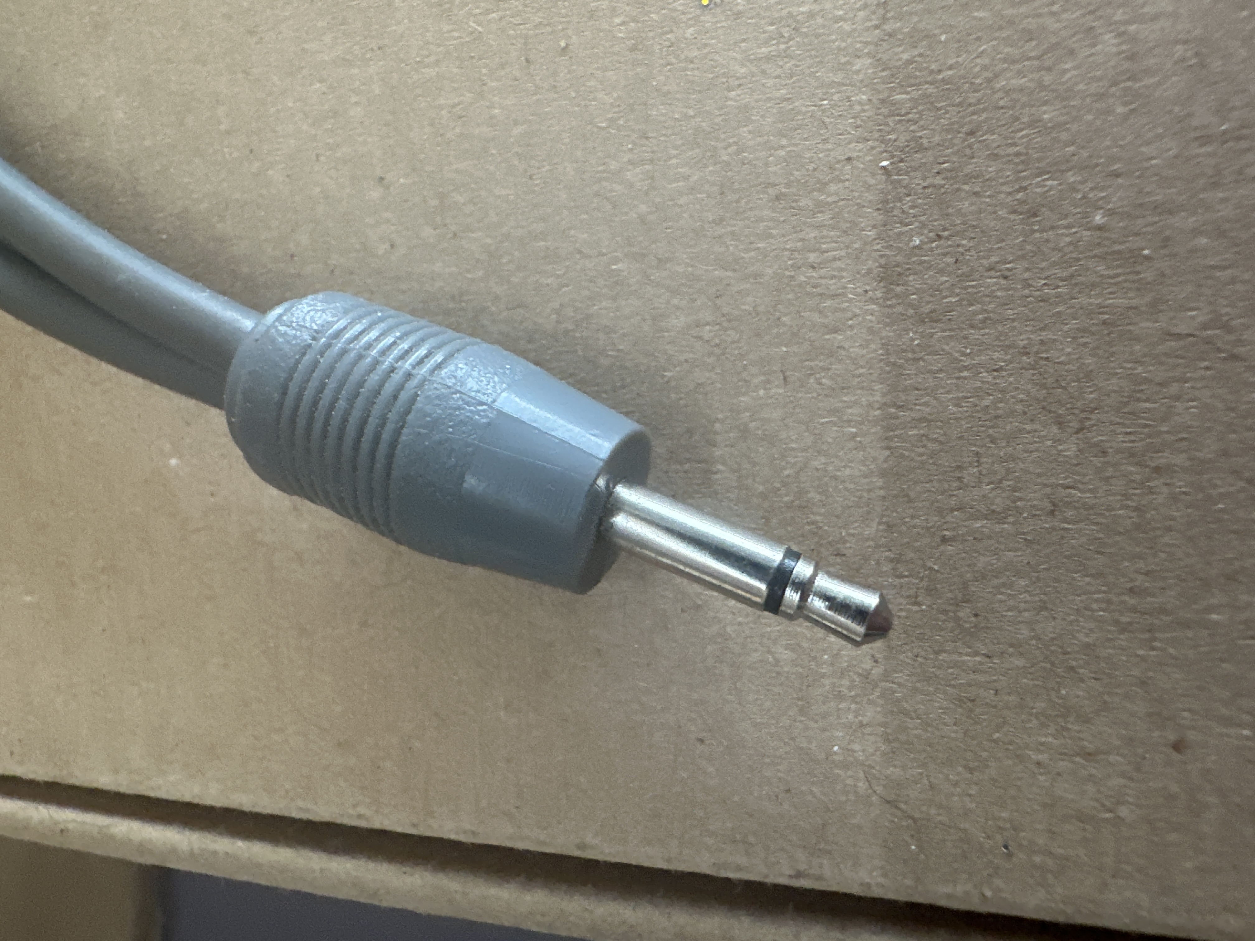 3.5mm to Dual RCA Audio Cable ~9 inches — photo 3