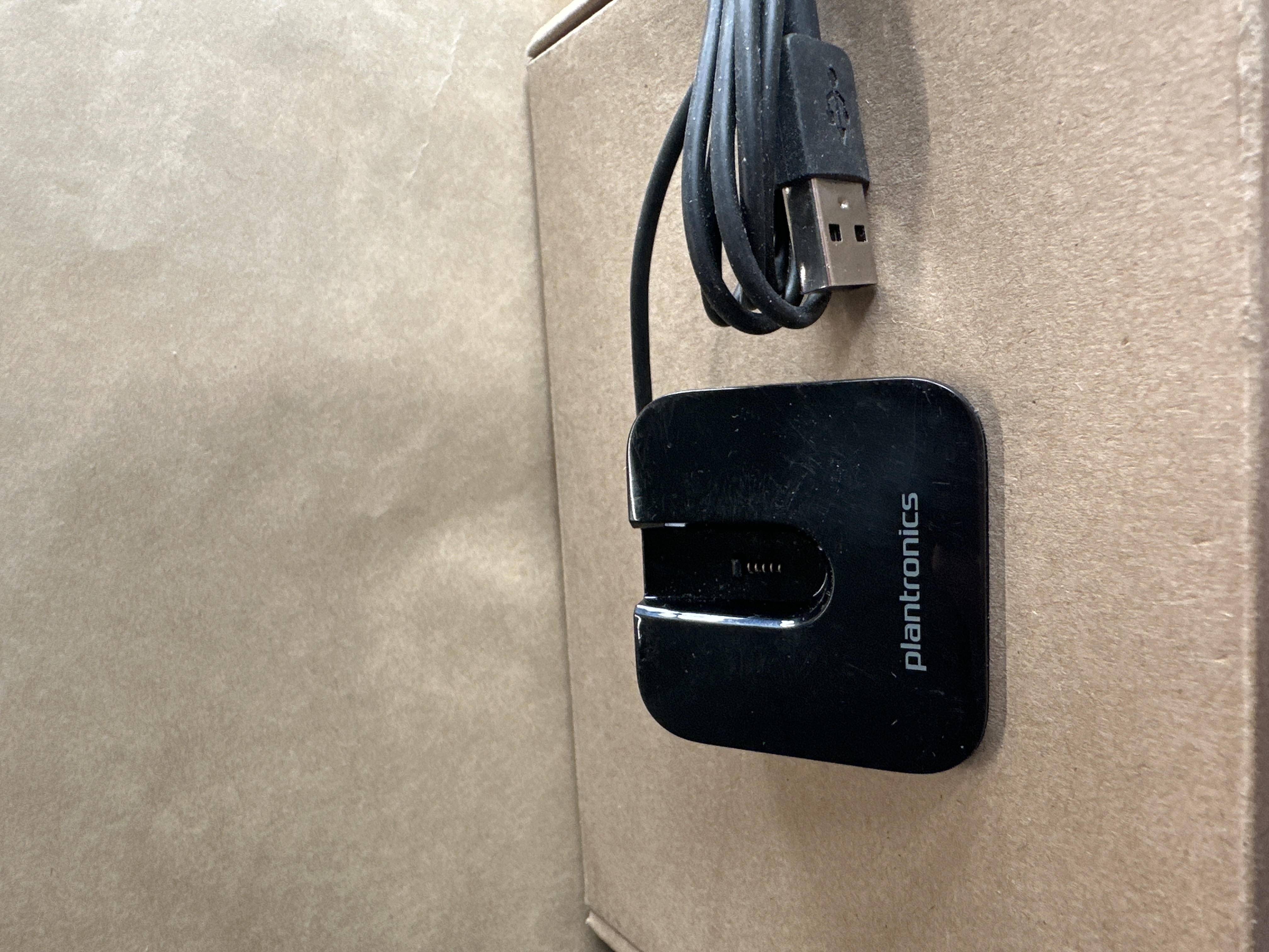 Plantronics  Voyager Legend Desktop Base Dock