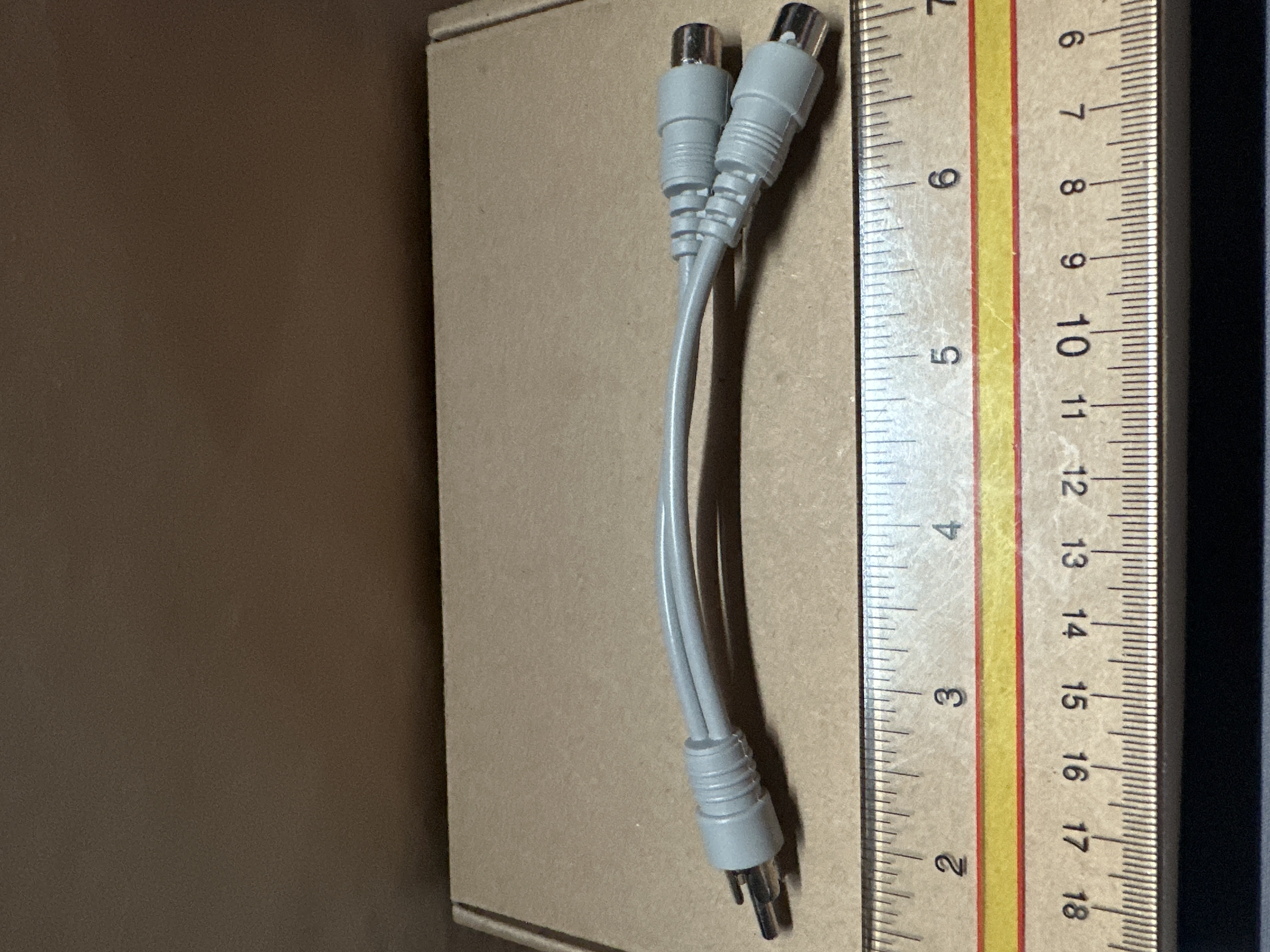 Audio Cable Splitter - Dual RCA Male to RCA Female Connector — photo 2