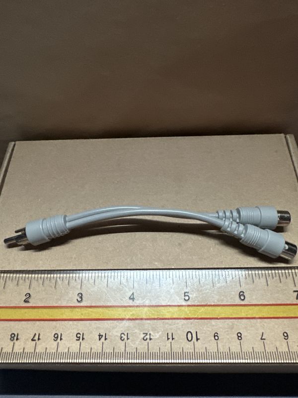 Audio Cable Splitter - Dual RCA Male to RCA Female Connector