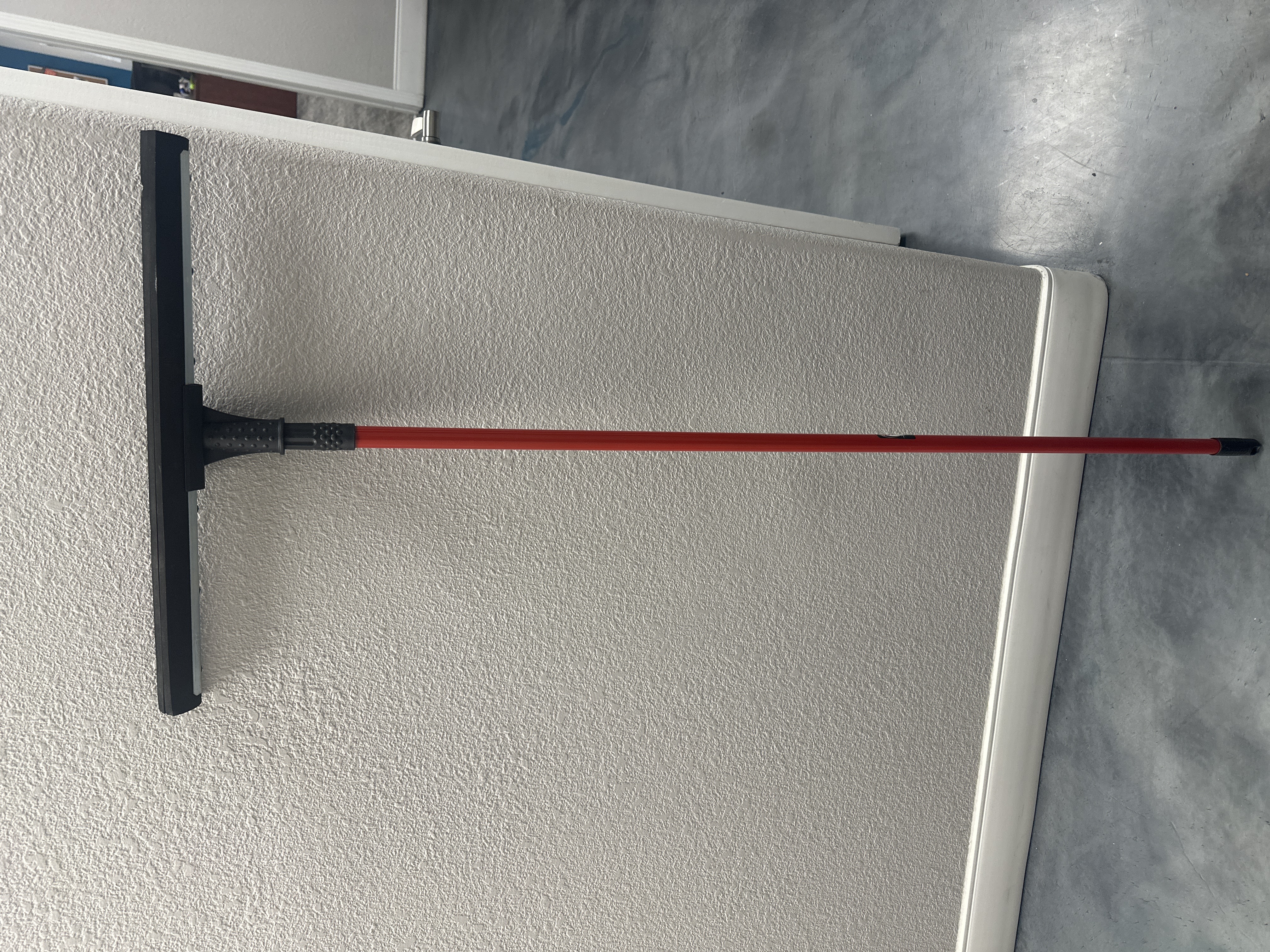 Libman High Power Commercial Rubber Flex Blade Floor Squeegee — photo 1